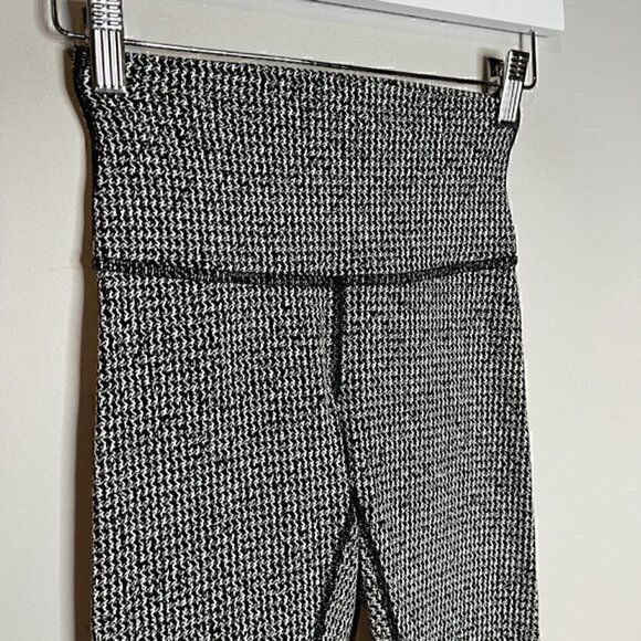 Lululemon houndstooth Wunder Under leggings - Picture 4 of 7